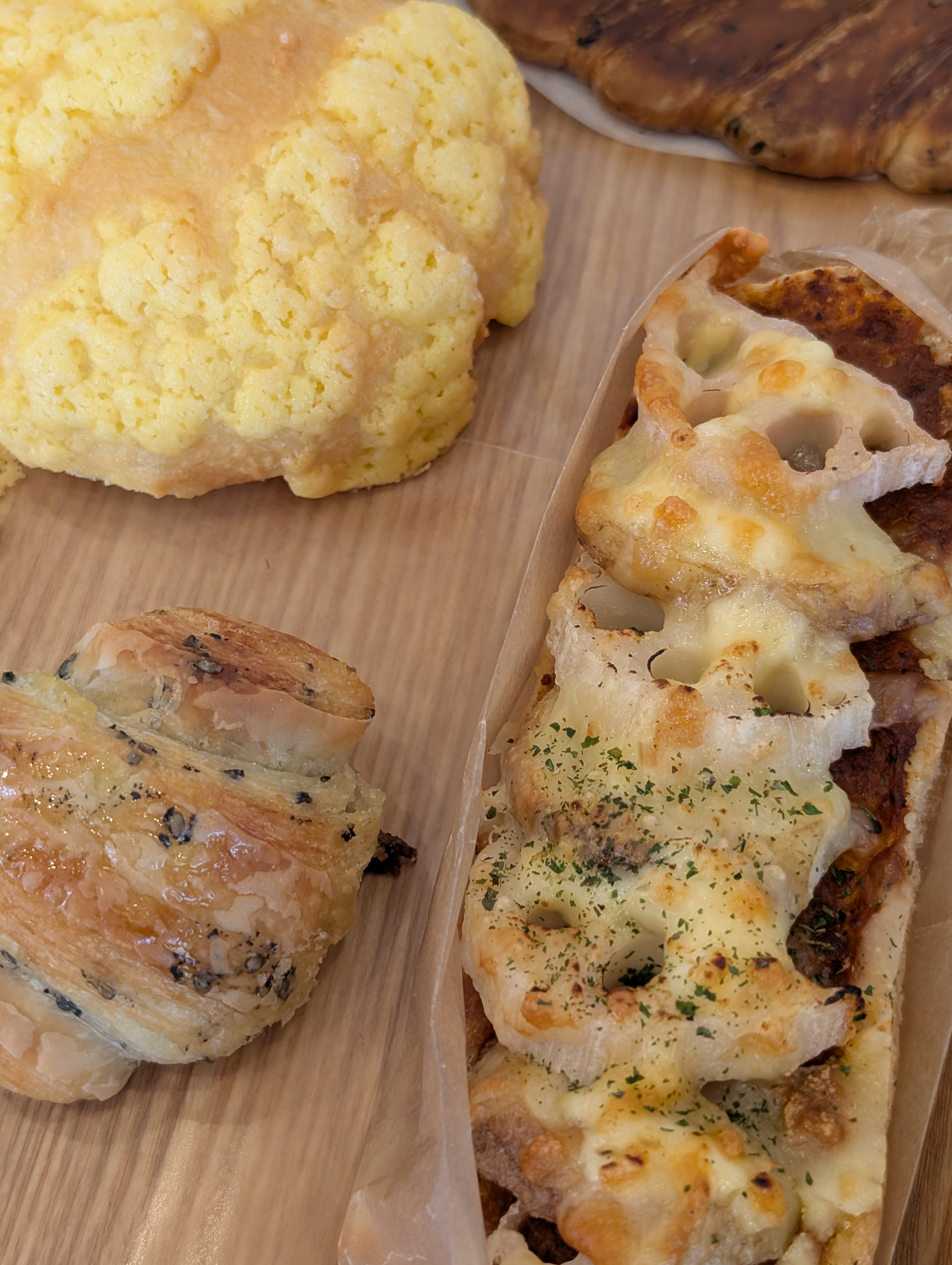 お気に入りのパン屋さんでランチ